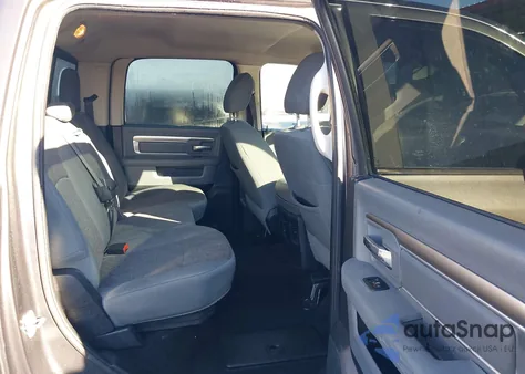 2016 Ram 1500 Lone Star z USA, uszkodzony, nr VIN 1C6RR6LT2GS242431